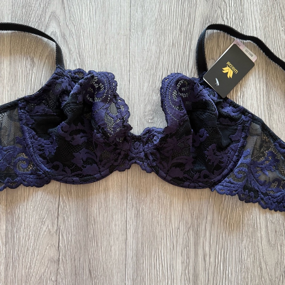 Wacoal Instant Icon Lace Underwire Bra in Eclipse - Picture 13 of 13